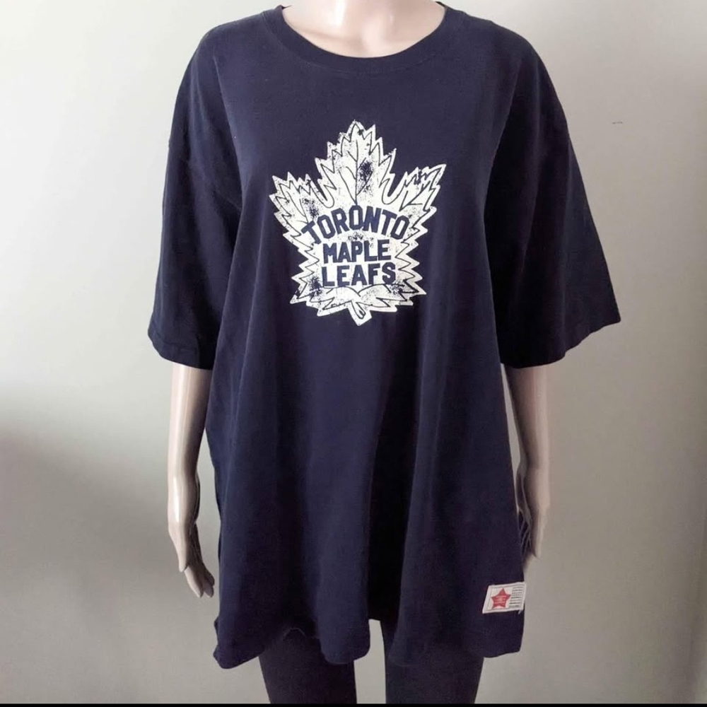 Vintage Roger Edwards Toronto Maple Leafs Navy Tshirt, Men's XL